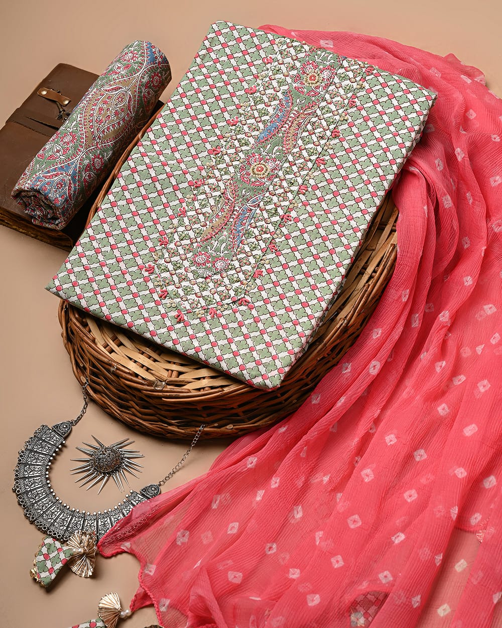 Pink And Green Unstitched Cotton Suit Set With Chiffon Dupatta (RBSPCLNVCTCF11)