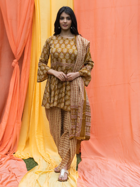 Women's Cotton Cambric Floral Printed Kurta Dhoti & Dupatta Set (Mustard) (201VDKPD3801MTRD)
